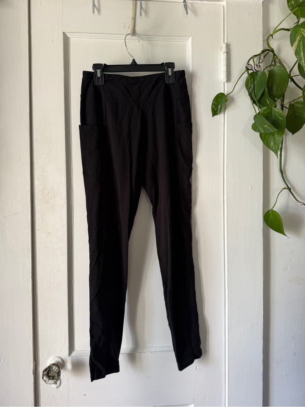 Satina Black Leggings with Side Pockets